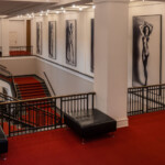 Foyer mit den Big Nudes, Foto @Anna für checkbar.eu
