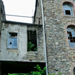 Ein Verbindungtrakt zwischen zwei Gebäudeteilen in der Außenansicht